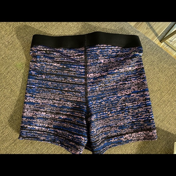 Nike pro shorts - Picture 2 of 4